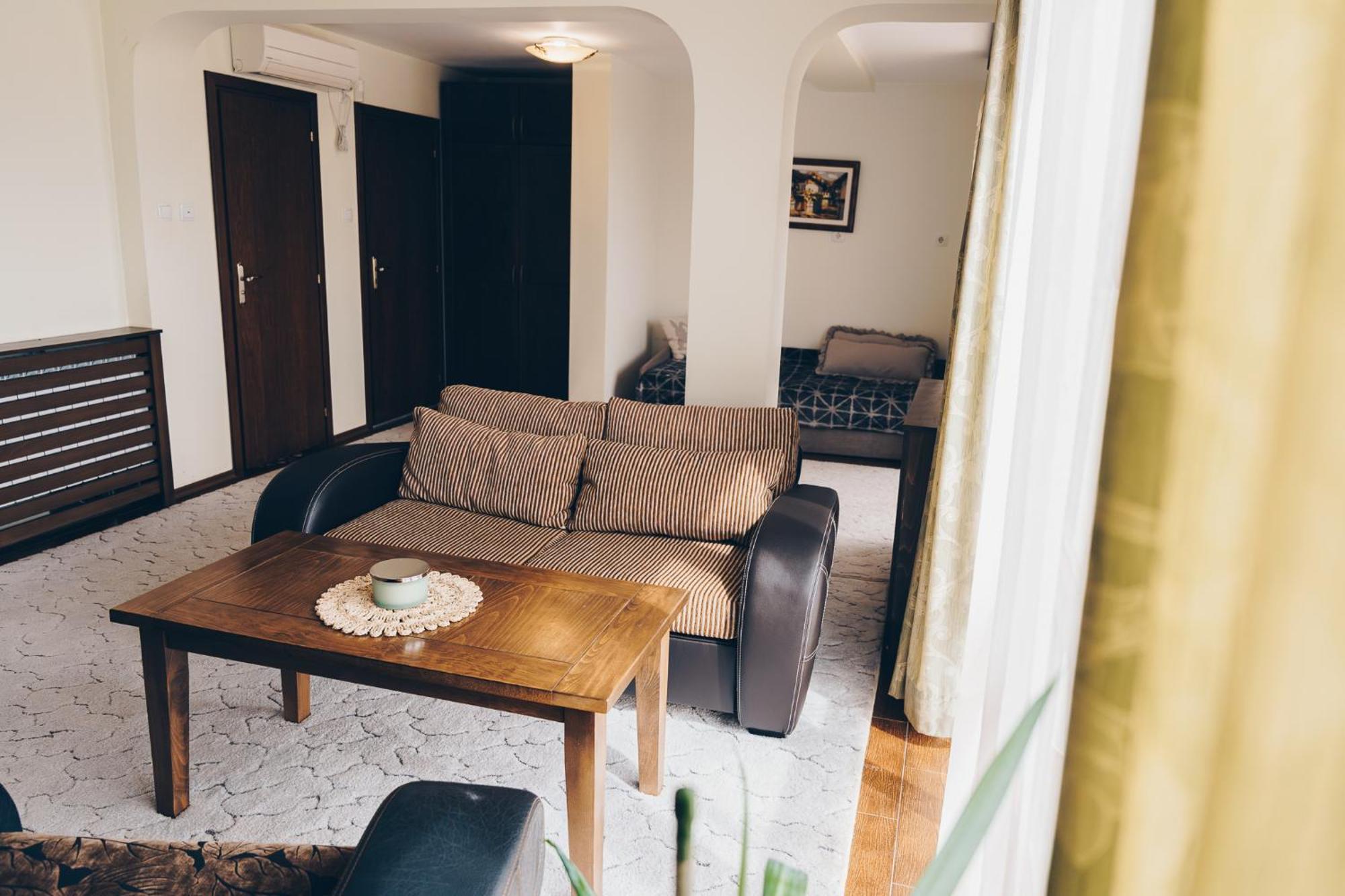 Vila Gardenia Gumoshtnik Esterno foto